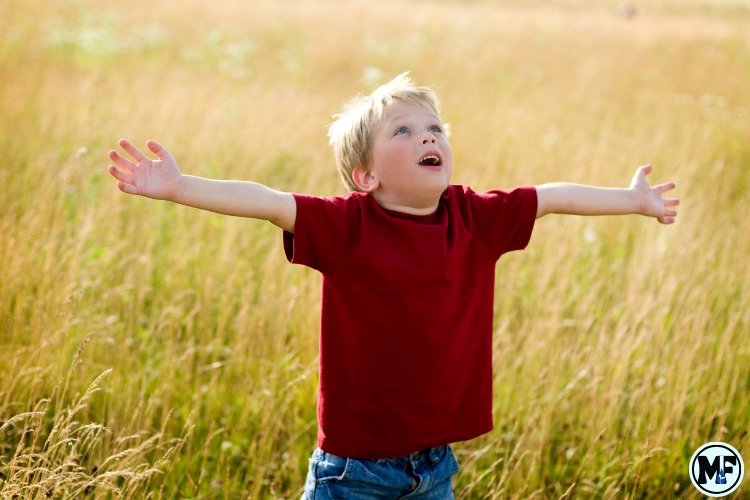 Mercy to Faith blog Images - A Little Child Praising God