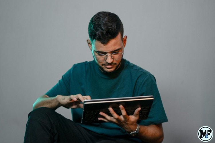 Mercy to Faith blog Images - Modern Idols: The Idols of "Self" and Image